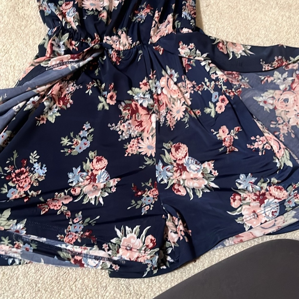 Romper - Picture 2 of 3